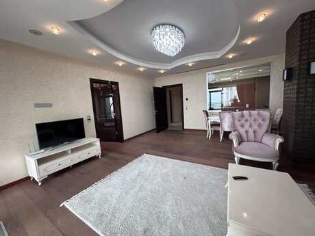 3-комн. новостройка - м. Ичеришехер - 140 м²