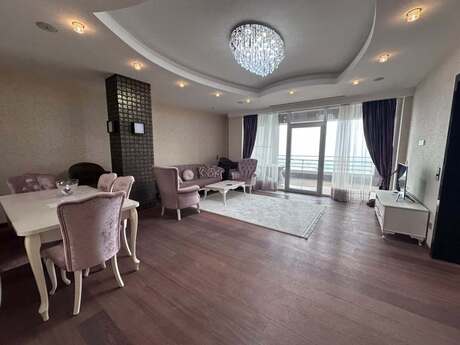 3-комн. новостройка - м. Ичеришехер - 140 м²