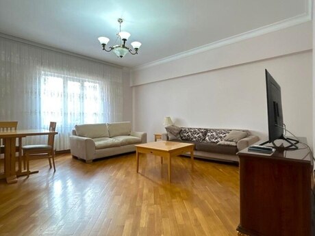 3-комн. новостройка - м. Низами - 100 м²