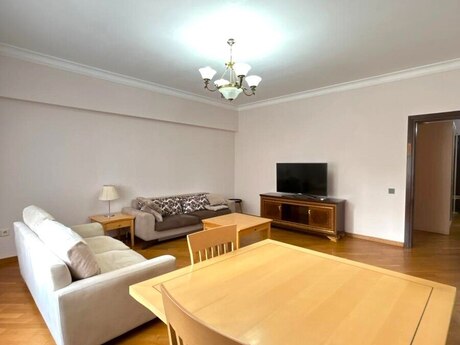 3-комн. новостройка - м. Низами - 100 м²