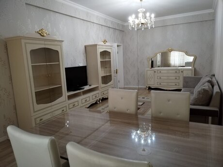 3-комн. новостройка - м. Элмляр Академиясы - 120 м²