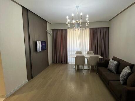 2-комн. новостройка - м. Бакмил - 70 м²
