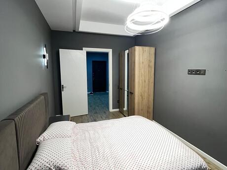 1-комн. новостройка - м. Элмляр Академиясы - 68 м²