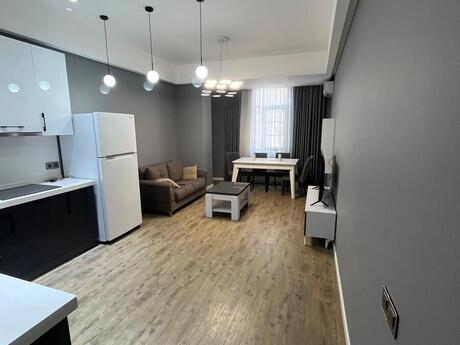 1-комн. новостройка - м. Элмляр Академиясы - 68 м²