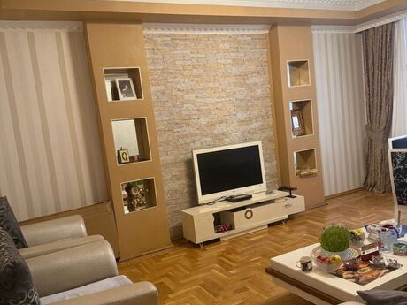 3-комн. новостройка - м. Шах Исмаил Хатаи - 133 м²