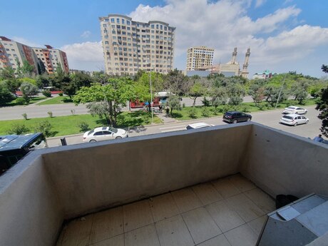 2-комн. вторичка - м. Нефтчиляр - 50 м²