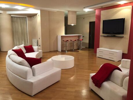 4-комн. новостройка - м. 28 мая - 200 м²