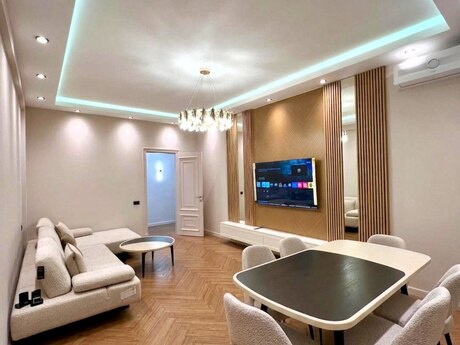 3-комн. новостройка - м. Элмляр Академиясы - 120 м²
