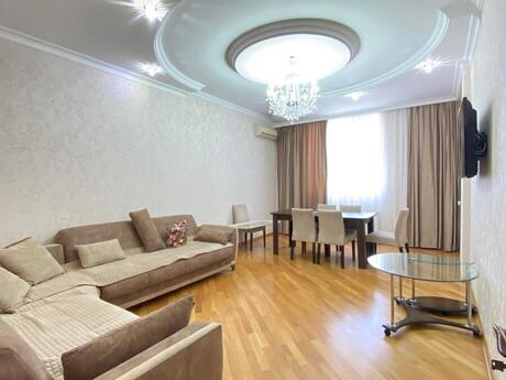 3-комн. новостройка - м. Иншаатчылар - 130 м²