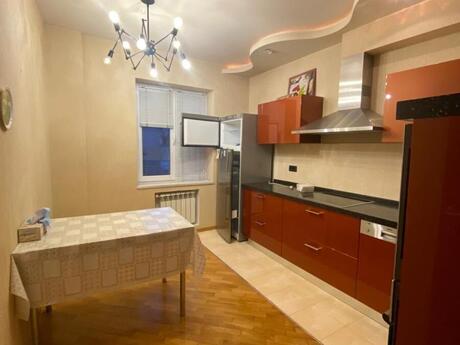3-комн. вторичка - м. Элмляр Академиясы - 110 м²