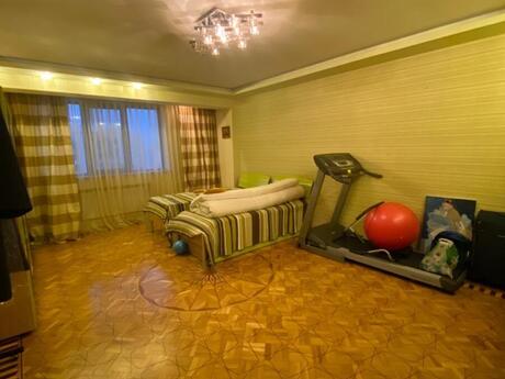 3-комн. вторичка - м. Элмляр Академиясы - 110 м²