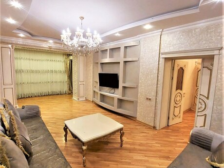 3-комн. новостройка - м. Шах Исмаил Хатаи - 105 м²