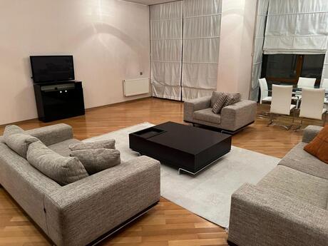 3 otaqlı yeni tikili - 28 May m. - 140 m²