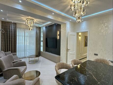 3-комн. новостройка - м. 28 мая - 110 м²