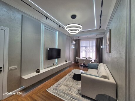 3-комн. новостройка - м. 28 мая - 95 м²