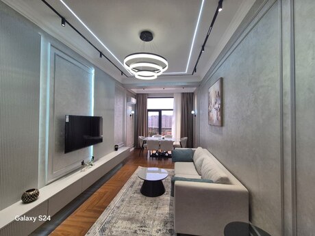 3-комн. новостройка - м. 28 мая - 95 м²
