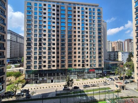 3-комн. новостройка - м. 28 мая - 95 м²