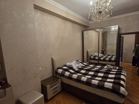2-комн. новостройка - м. Иншаатчылар - 84 м²