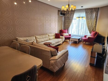 3 otaqlı yeni tikili - 8 Noyabr m. - 115 m²