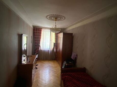 3-комн. вторичка - м. 20 января - 80 м²