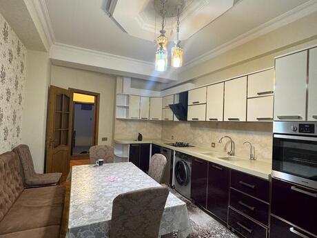 4 otaqlı yeni tikili - İnşaatçılar m. - 140 m²