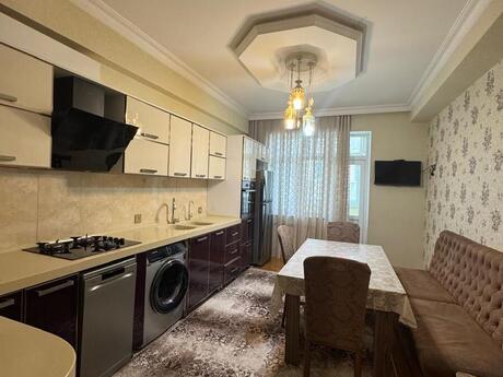 4 otaqlı yeni tikili - İnşaatçılar m. - 140 m²
