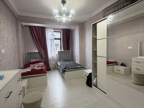 3 otaqlı yeni tikili - İnşaatçılar m. - 117 m²