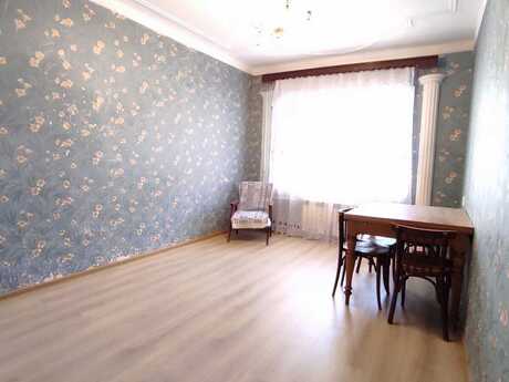 3 otaqlı köhnə tikili - Köhnə Günəşli q. - 85 m²