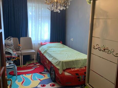 4 otaqlı köhnə tikili - Neftçilər m. - 86 m²