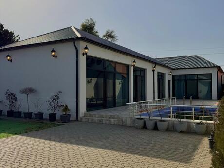 4 otaqlı həyət evi/bağ evi - Şüvəlan q. - 160 m²