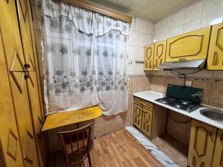 3 otaqlı köhnə tikili - 7-ci mikrorayon q. - 55 m²
