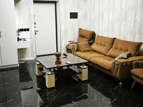 2 otaqlı həyət evi/bağ evi - İnşaatçılar m. - 76 m²