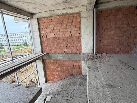 1 otaqlı yeni tikili - Binəqədi r. - 800 m²
