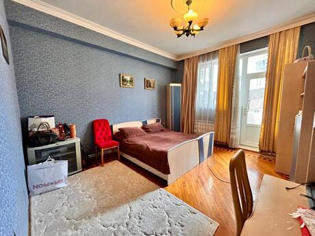 3 otaqlı yeni tikili - 8 Noyabr m. - 137 m²