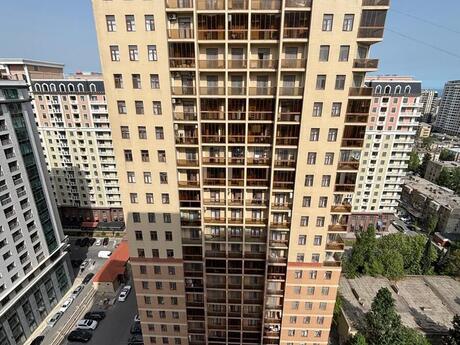 4 otaqlı yeni tikili - Elmlər Akademiyası m. - 161 m²