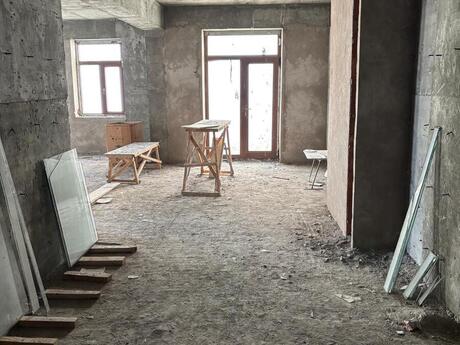 4 otaqlı yeni tikili - Elmlər Akademiyası m. - 161 m²
