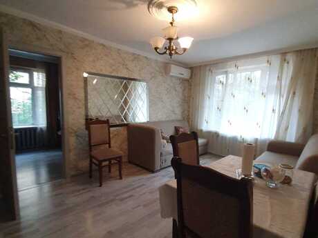 2 otaqlı köhnə tikili - Elmlər Akademiyası m. - 42 m²
