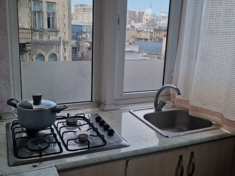 1 otaqlı köhnə tikili - Nizami m. - 35 m²