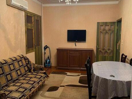 2 otaqlı köhnə tikili - 8-ci mikrorayon q. - 43 m²