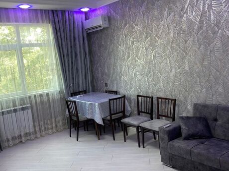 2 otaqlı köhnə tikili - 8 Noyabr m. - 44 m²