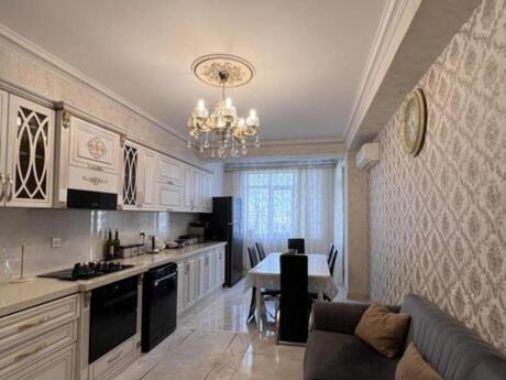 4 otaqlı yeni tikili - Gənclik m. - 215 m²