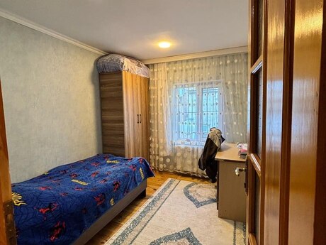 5 otaqlı həyət evi/bağ evi - 28 May m. - 75 m²