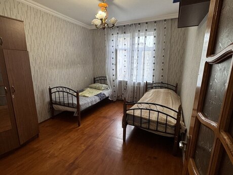 3 otaqlı köhnə tikili - Həzi Aslanov m. - 75 m²