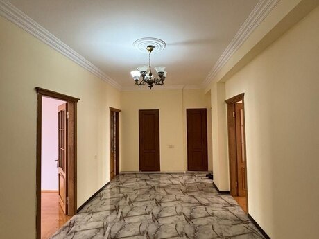 3 otaqlı yeni tikili - İnşaatçılar m. - 132 m²