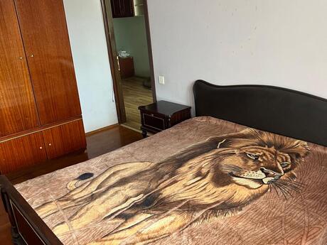 3 otaqlı köhnə tikili - 28 May m. - 80 m²
