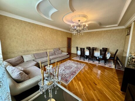 4 otaqlı yeni tikili - Memar Əcəmi m. - 152 m²