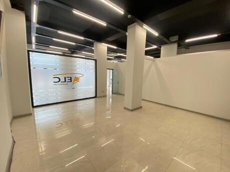 Obyekt - Ağ şəhər q. - 290 m²