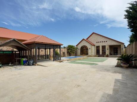 4 otaqlı həyət evi/bağ evi - Mərdəkan q. - 200 m²
