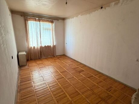 3 otaqlı köhnə tikili - Suraxanı r. - 80 m²