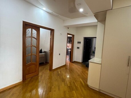 3 otaqlı yeni tikili - İnşaatçılar m. - 125 m²